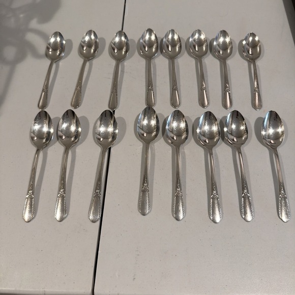 Wm. Rogers & Son Other - 16 Wm Rogers International Memory‎ Hiawatha 1937 Teaspoons Silver plated